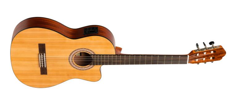 Stagg SCL70 TCE-NAT, elektroakustická klasická kytara 4/4, přírodní